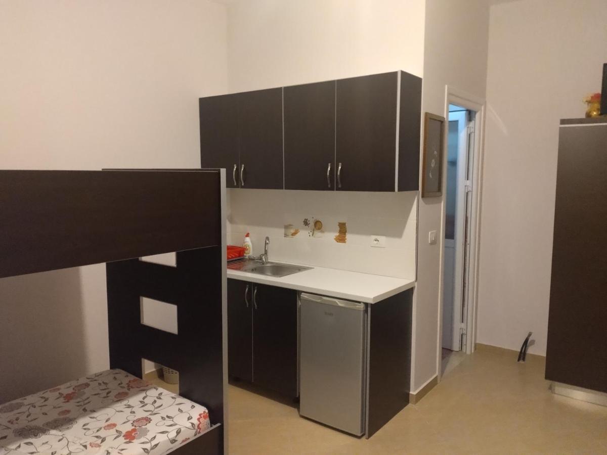 Xuxi Apartments Lukove Luaran gambar