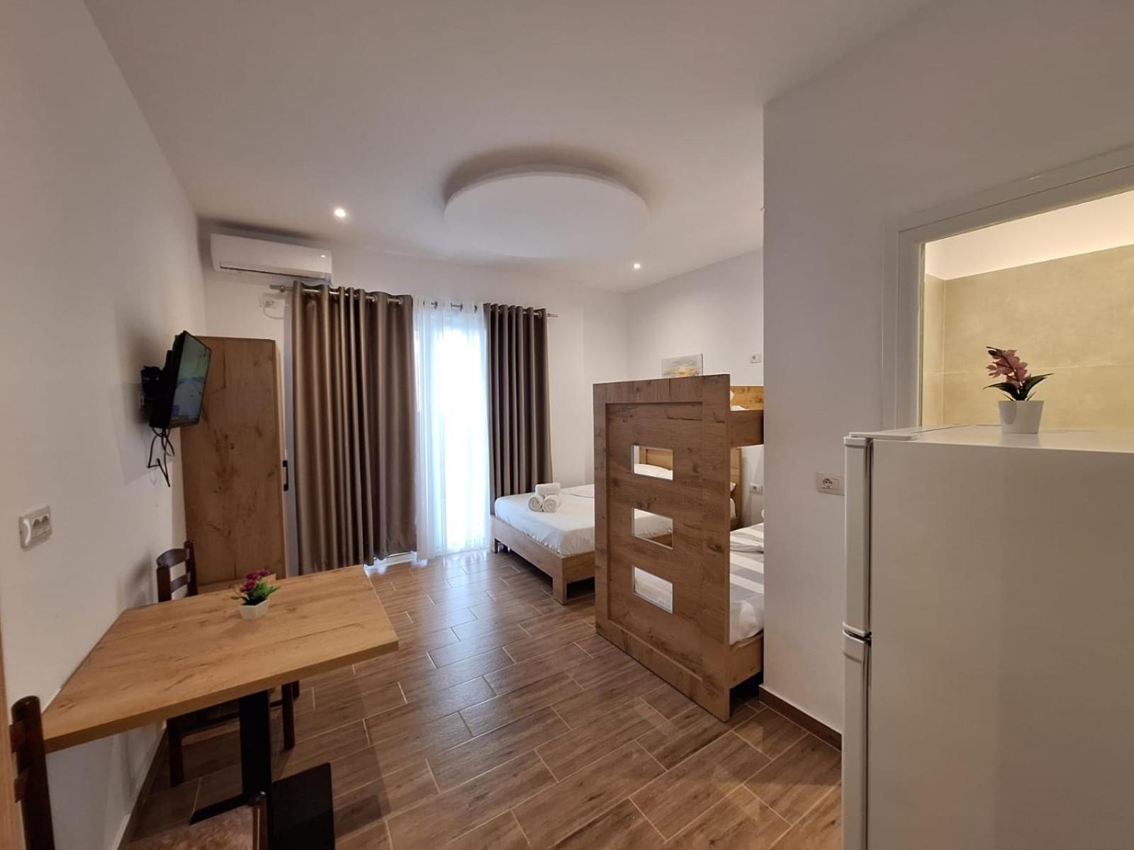 Xuxi Apartments Lukove Luaran gambar