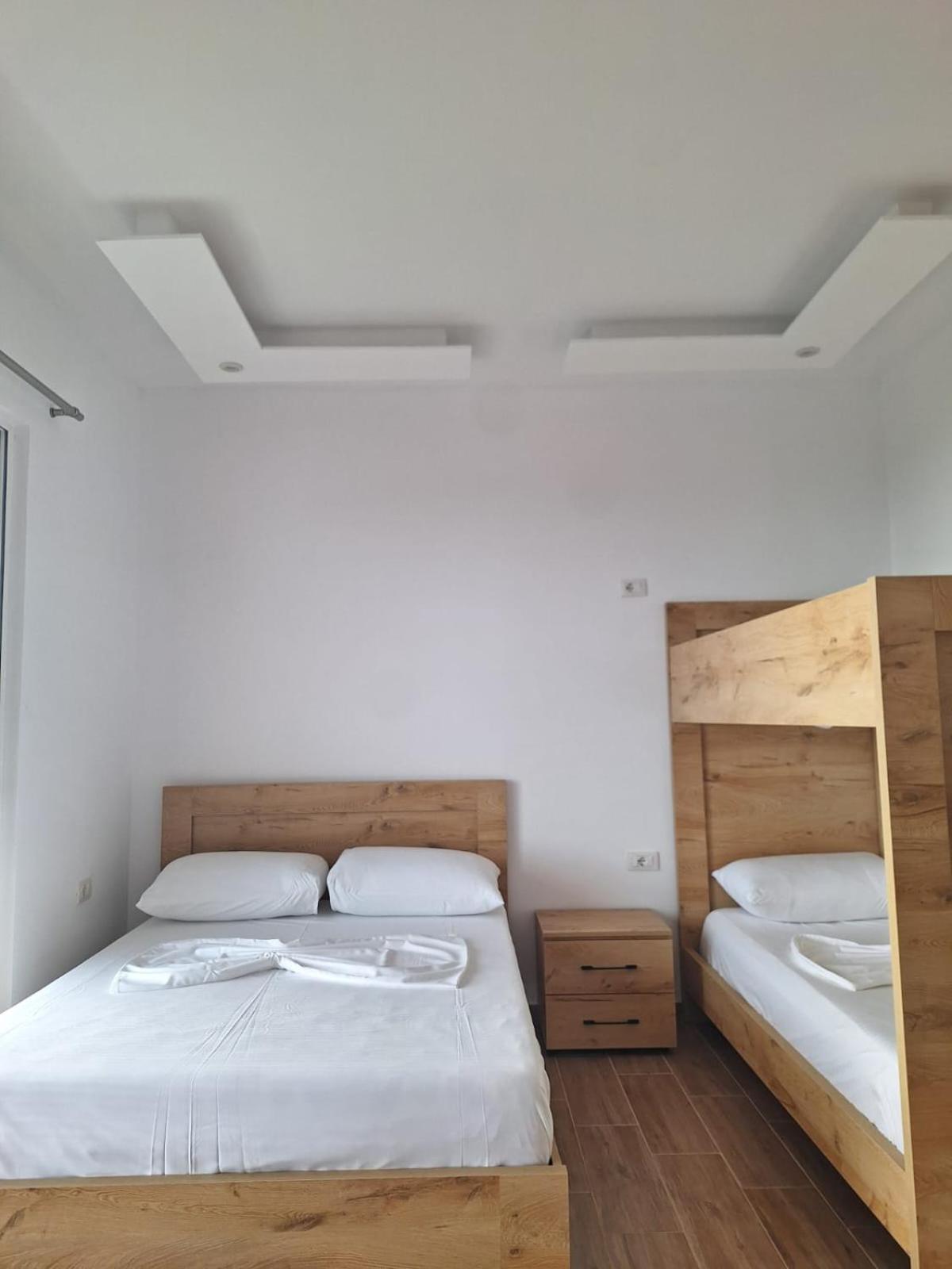 Xuxi Apartments Lukove Luaran gambar