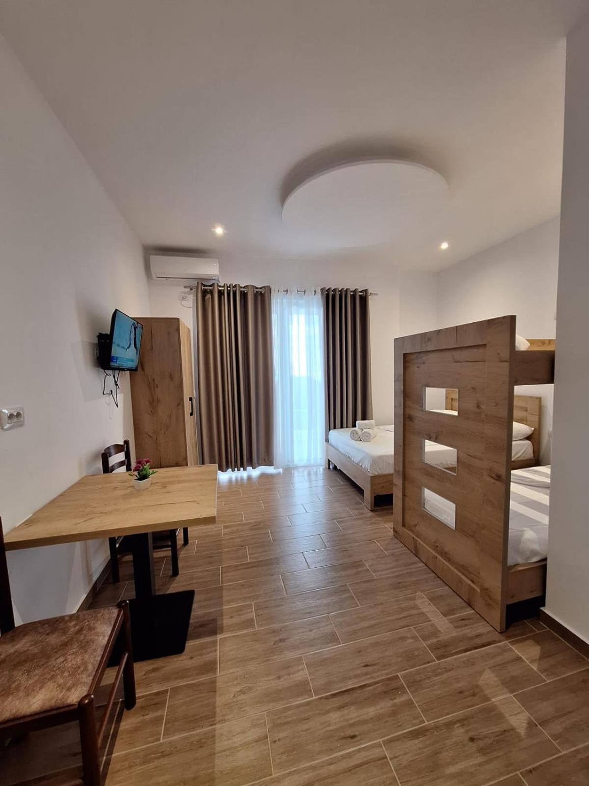 Xuxi Apartments Lukove Luaran gambar