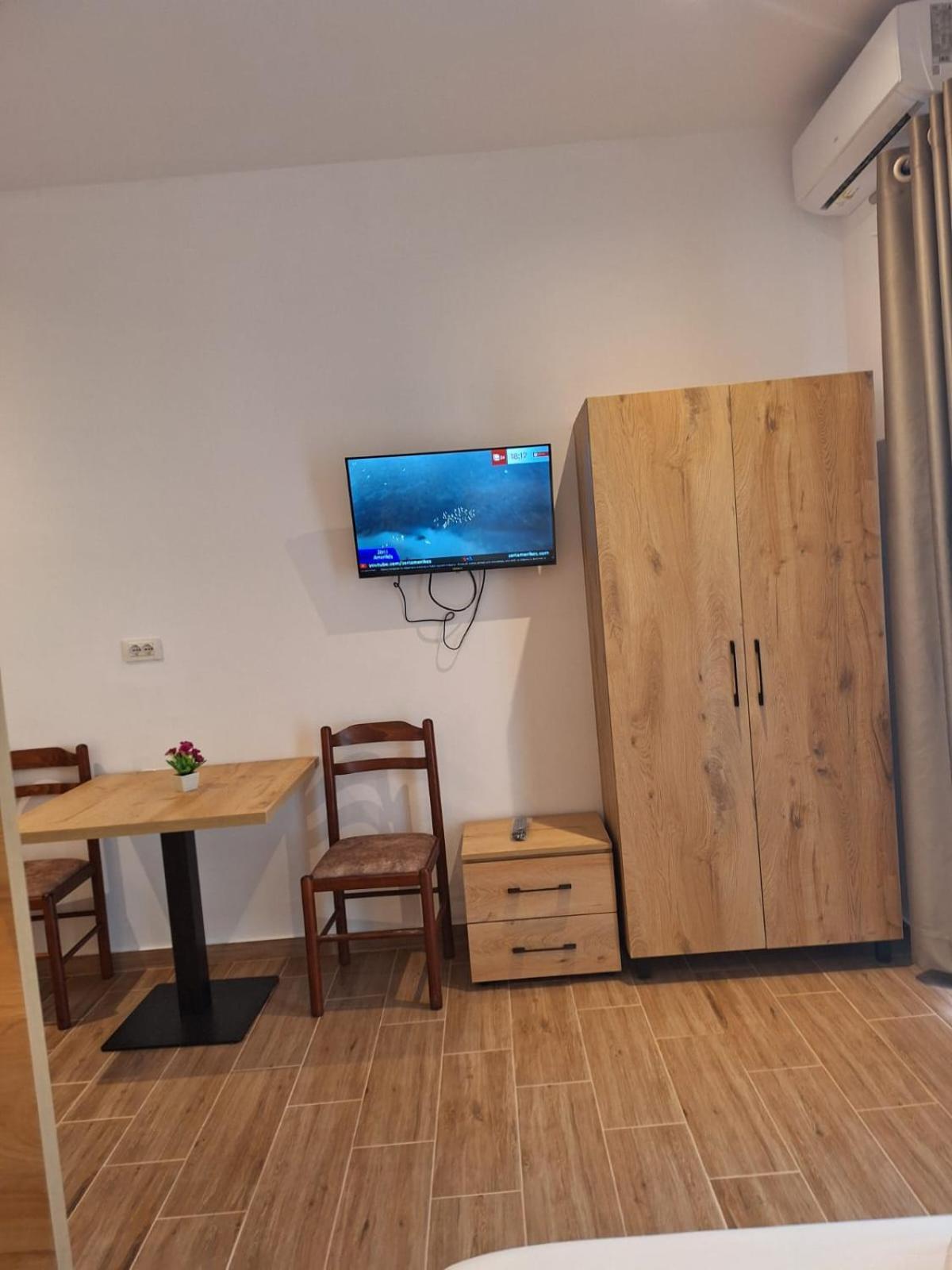 Xuxi Apartments Lukove Luaran gambar